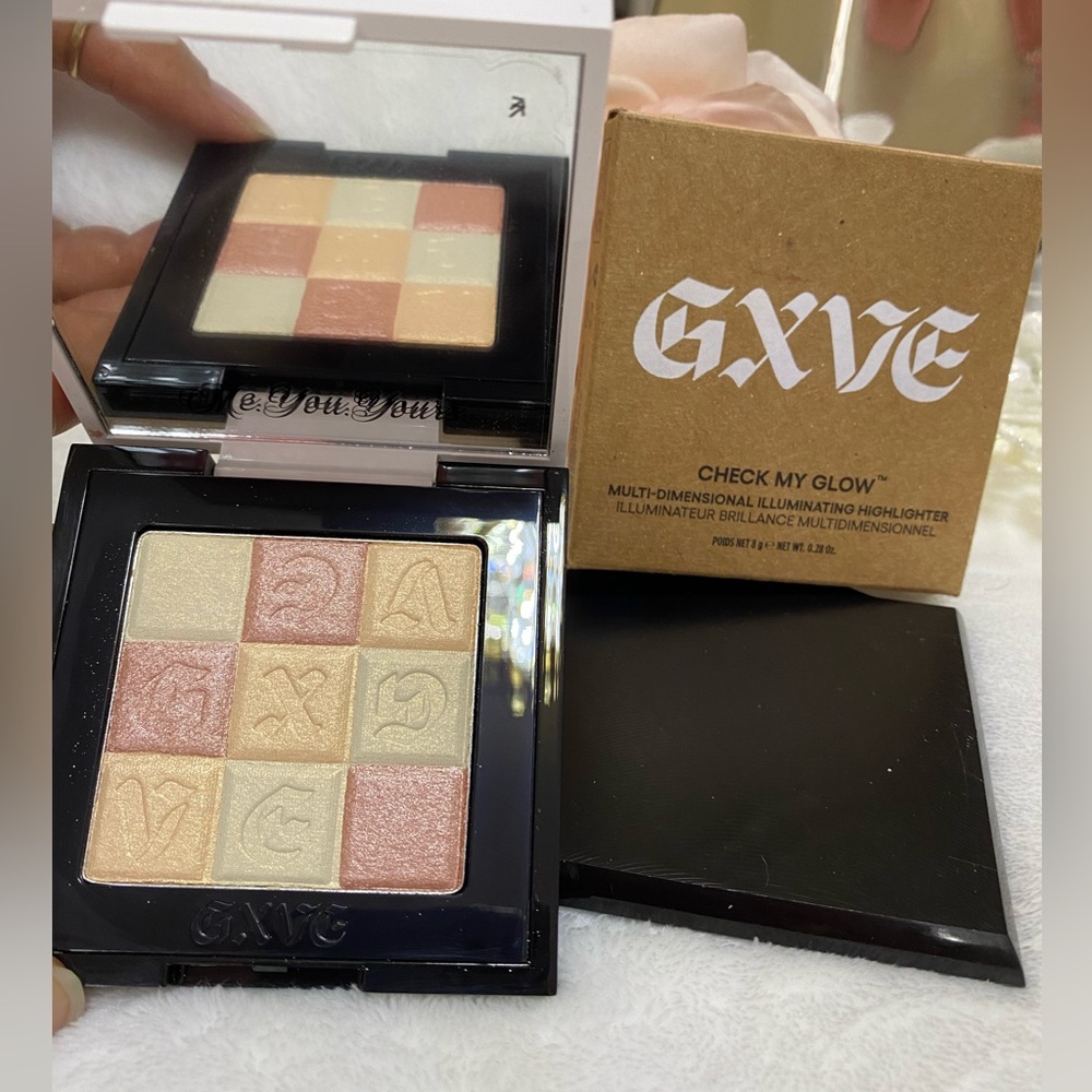 GXVE Check My Glow Multi-Dimensional Illuminating Highlighter Platinum Cowgirl